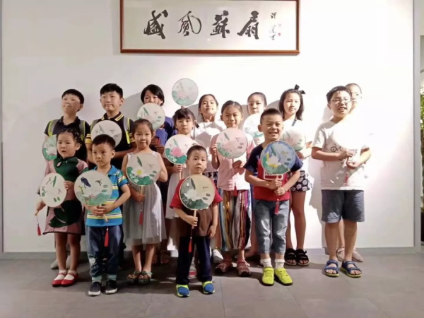 盛風蘇扇合影