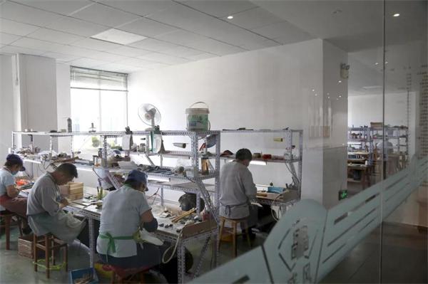 【盛春老師打造的非物質文化遺產蘇扇技藝的傳承基地】