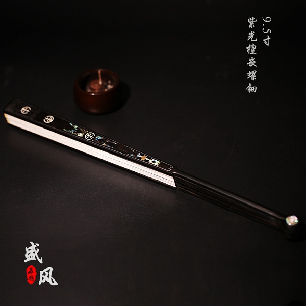 紫光檀嵌螺鈿折扇 紫光檀嵌螺鈿折扇